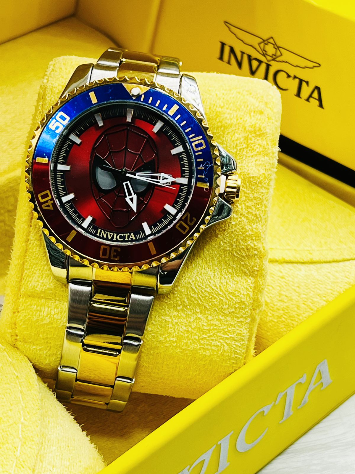 INVICTA SUPER HEROES